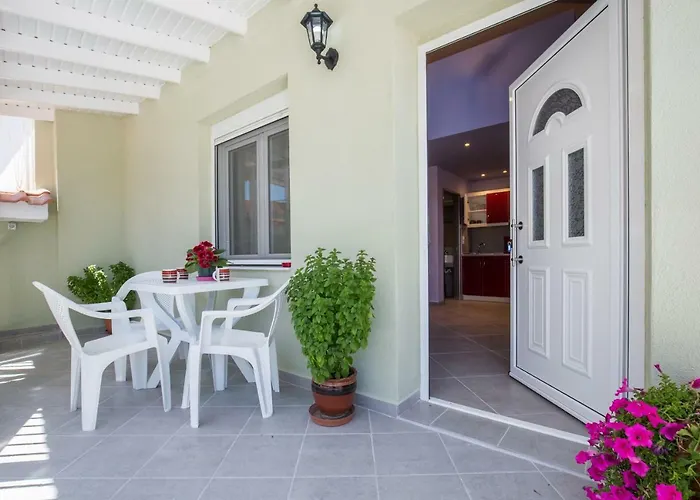 アパート Dimitris